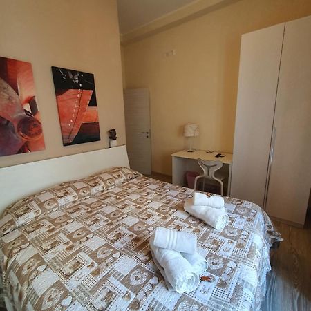 4Rooms Guest House Free Wi-Fi サレルノ エクステリア 写真