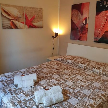 4Rooms Guest House Free Wi-Fi サレルノ エクステリア 写真
