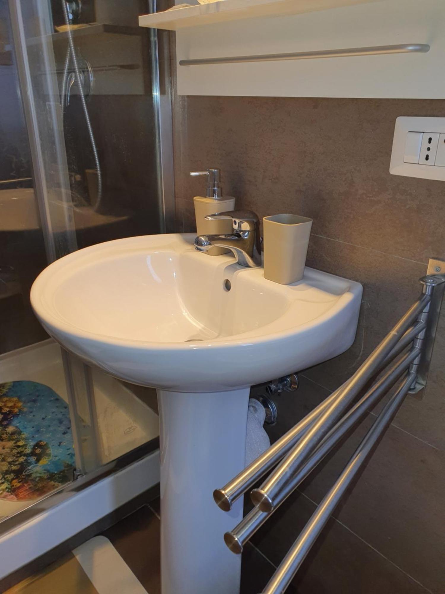 4Rooms Guest House Free Wi-Fi サレルノ エクステリア 写真