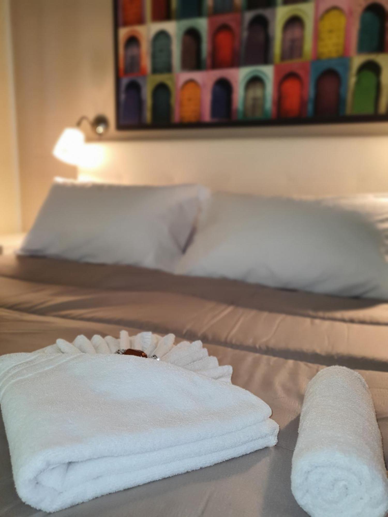 4Rooms Guest House Free Wi-Fi サレルノ エクステリア 写真