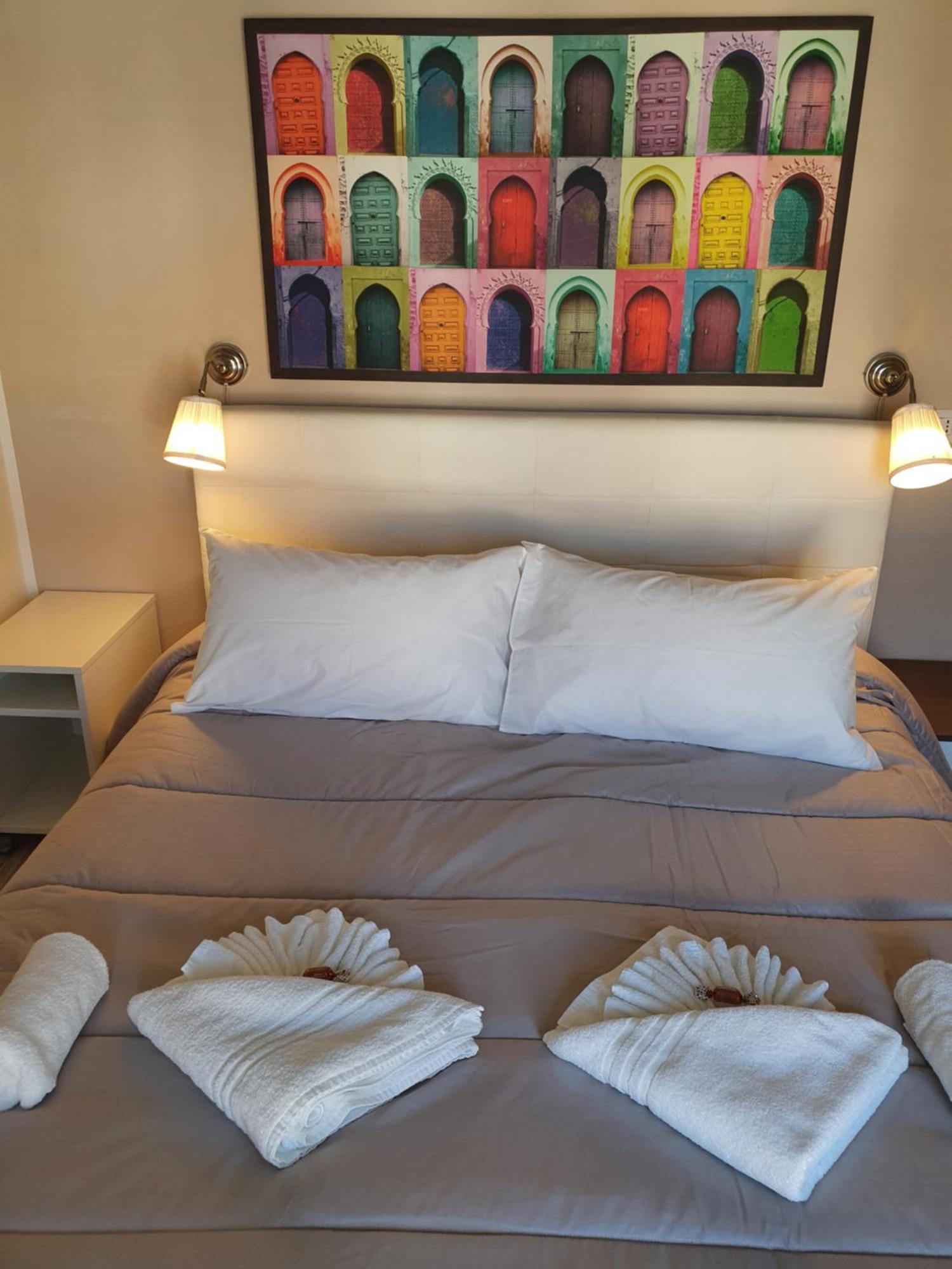 4Rooms Guest House Free Wi-Fi サレルノ エクステリア 写真