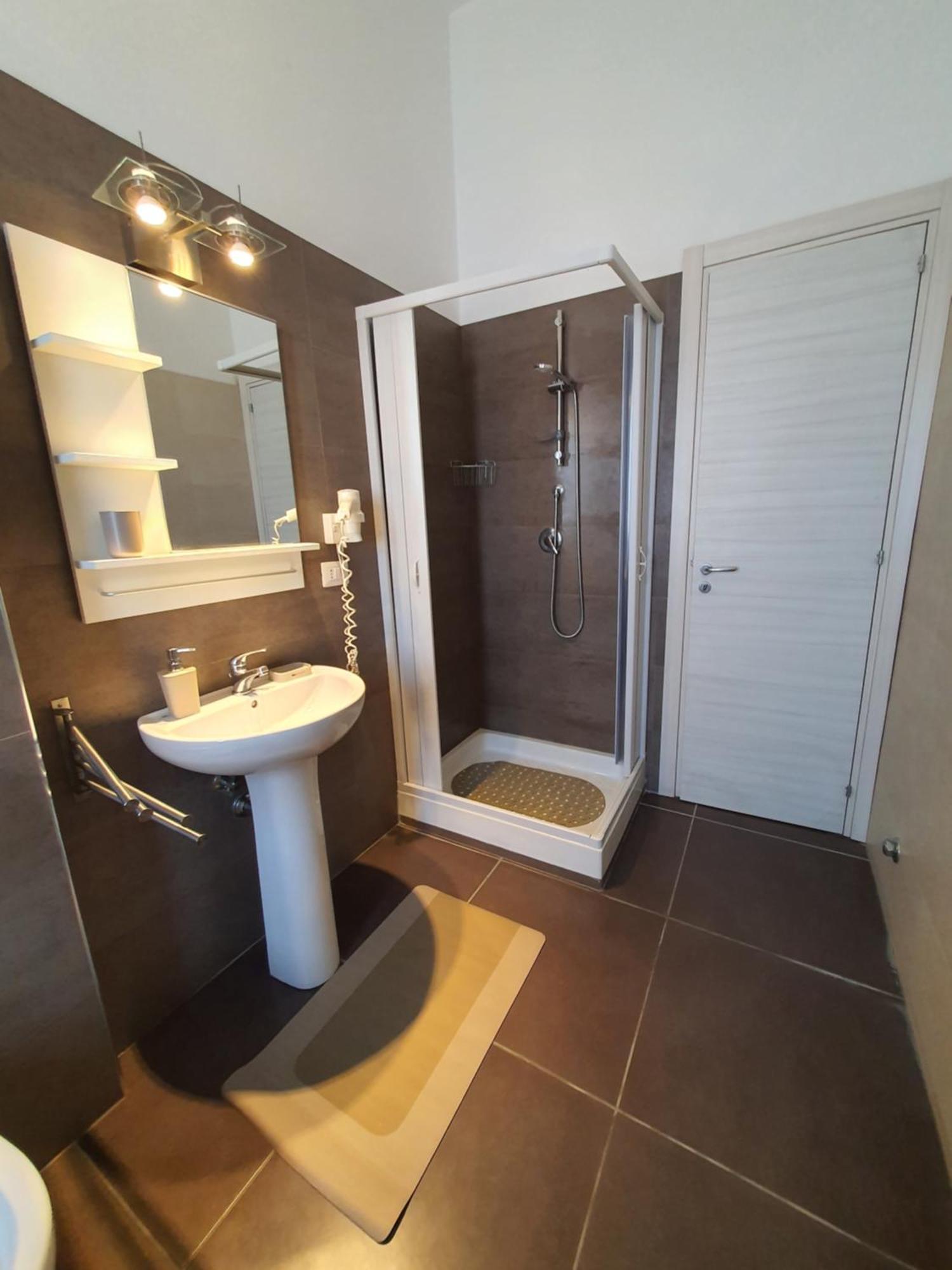4Rooms Guest House Free Wi-Fi サレルノ エクステリア 写真