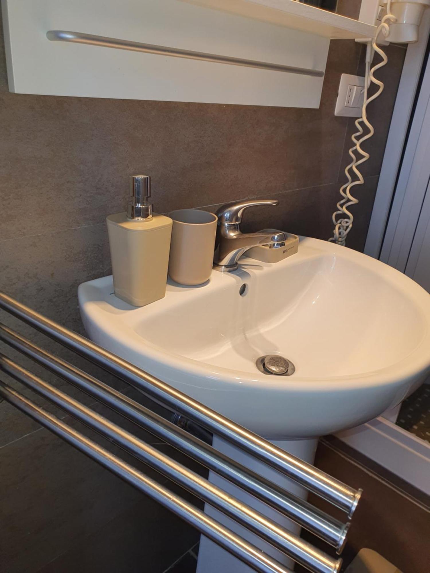 4Rooms Guest House Free Wi-Fi サレルノ エクステリア 写真