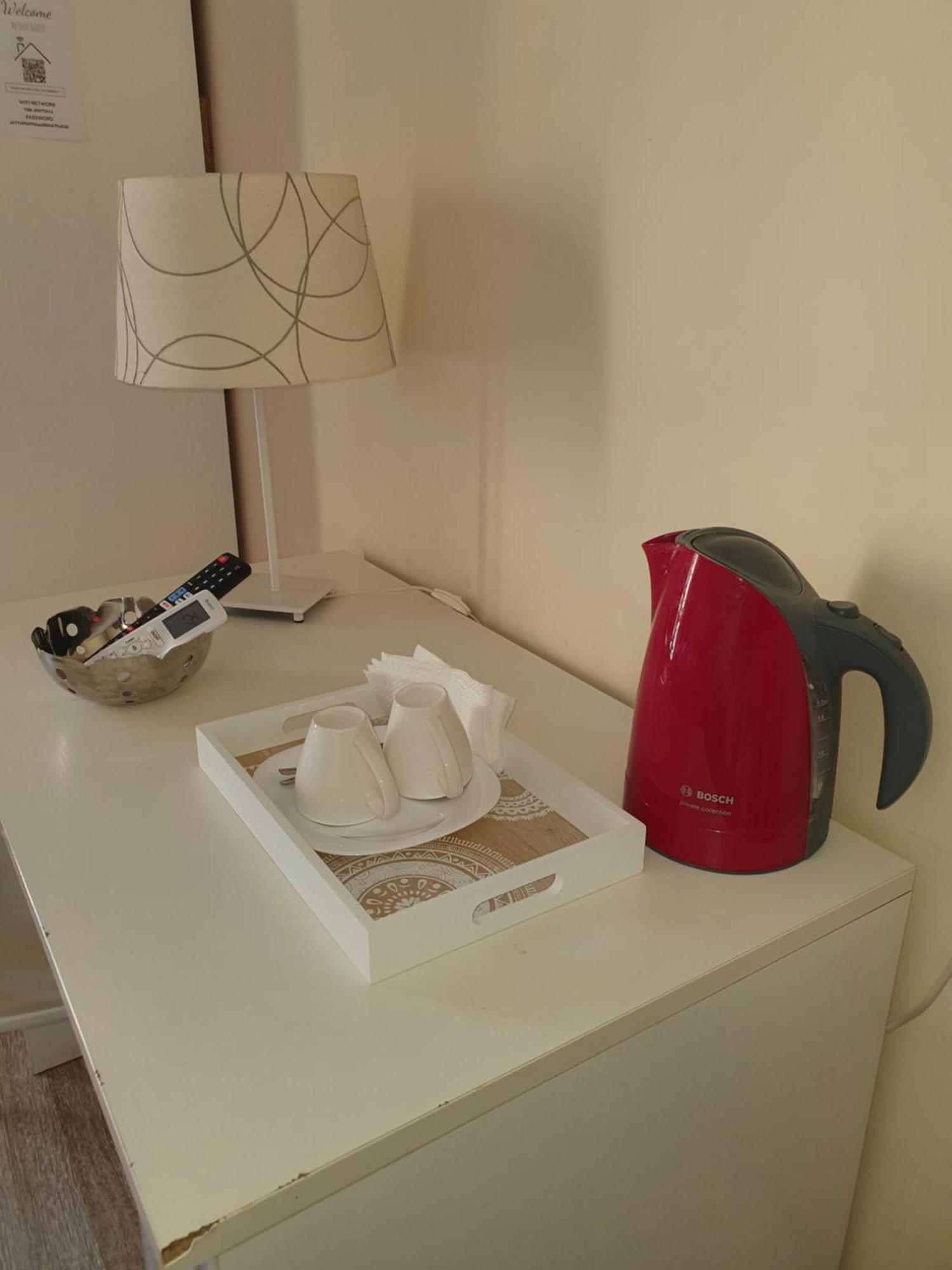 4Rooms Guest House Free Wi-Fi サレルノ エクステリア 写真