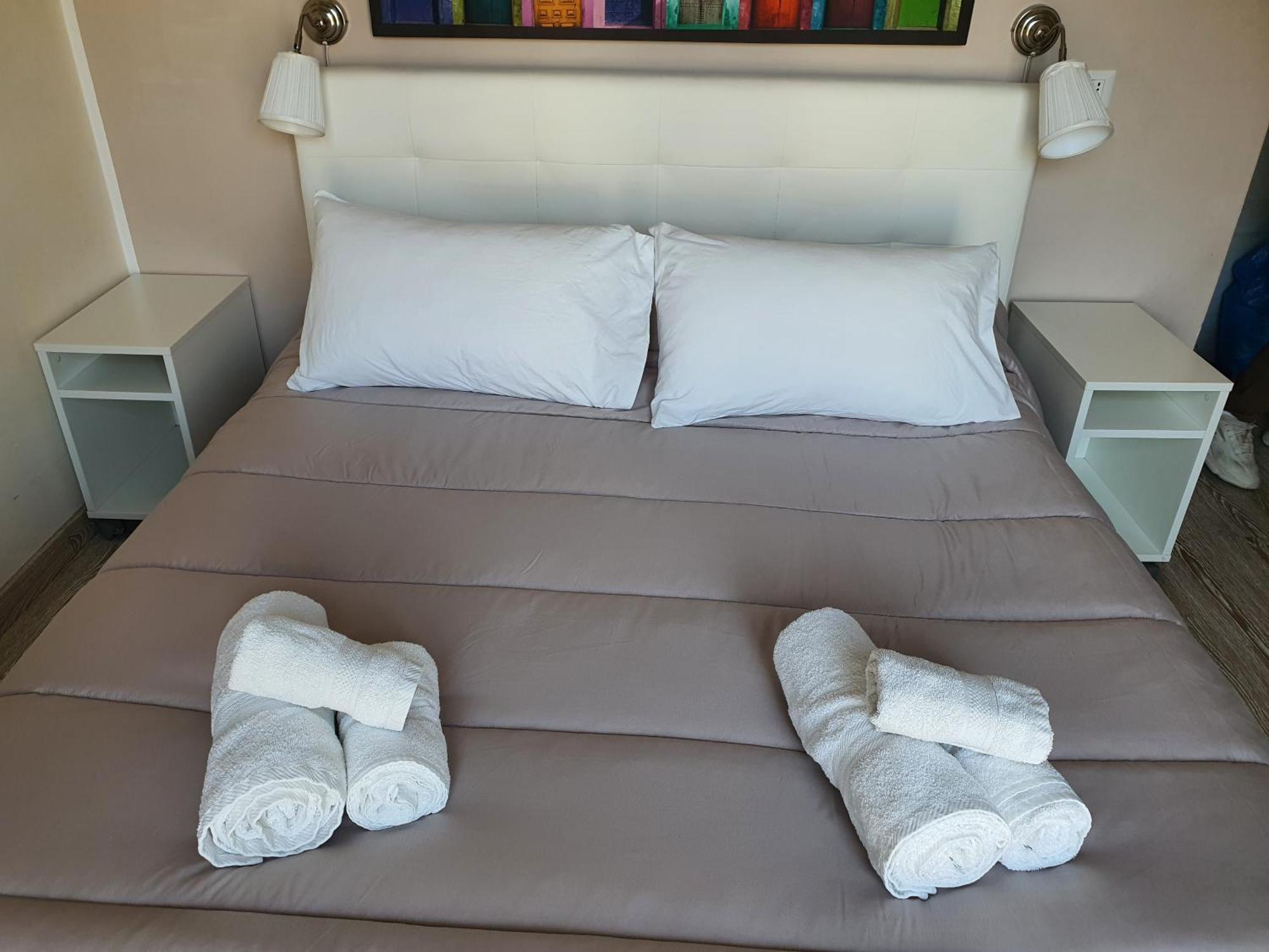 4Rooms Guest House Free Wi-Fi サレルノ エクステリア 写真