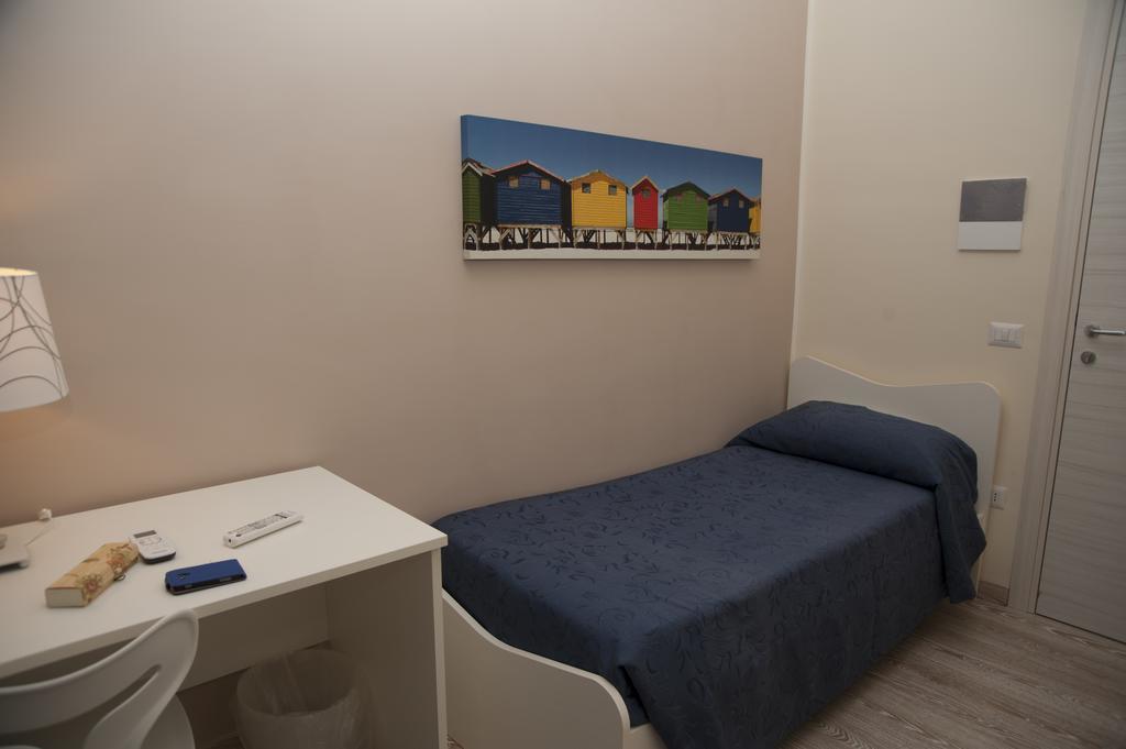 4Rooms Guest House Free Wi-Fi サレルノ 部屋 写真