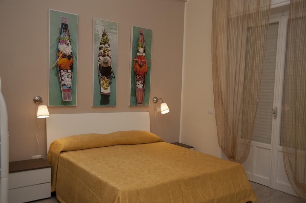 4Rooms Guest House Free Wi-Fi サレルノ 部屋 写真