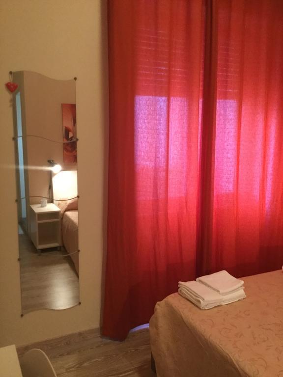 4Rooms Guest House Free Wi-Fi サレルノ エクステリア 写真